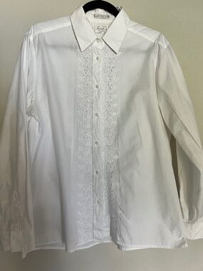 Vintage Foxcroft for Women white button-down blouse (size 12)